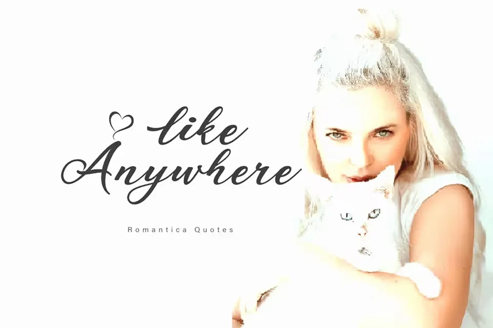 Maulie Script Font